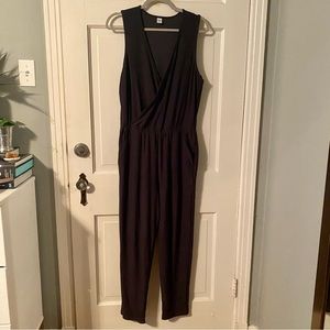 Women’s V-neck jumpsuit